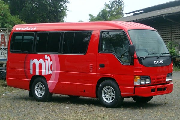 Karoseri Microbus Minibus Isuzu Elf MIT karoseri.info-min