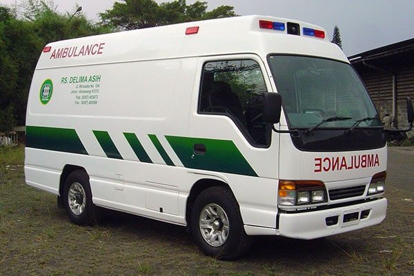 Mobil Ambulance Isuzu Elf RS Delima Asih Standard International karoseri.info-min